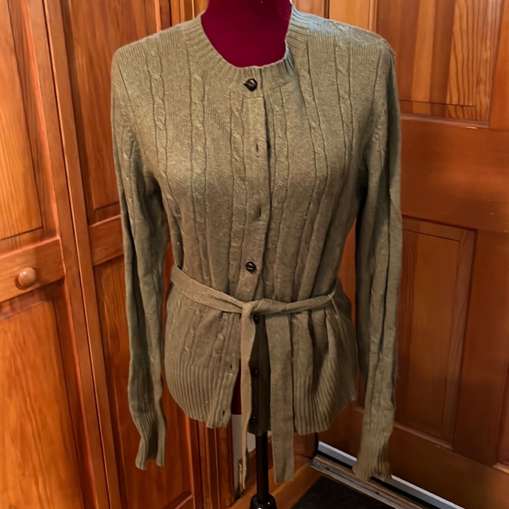 NWT Lee Women’s sweater with belt